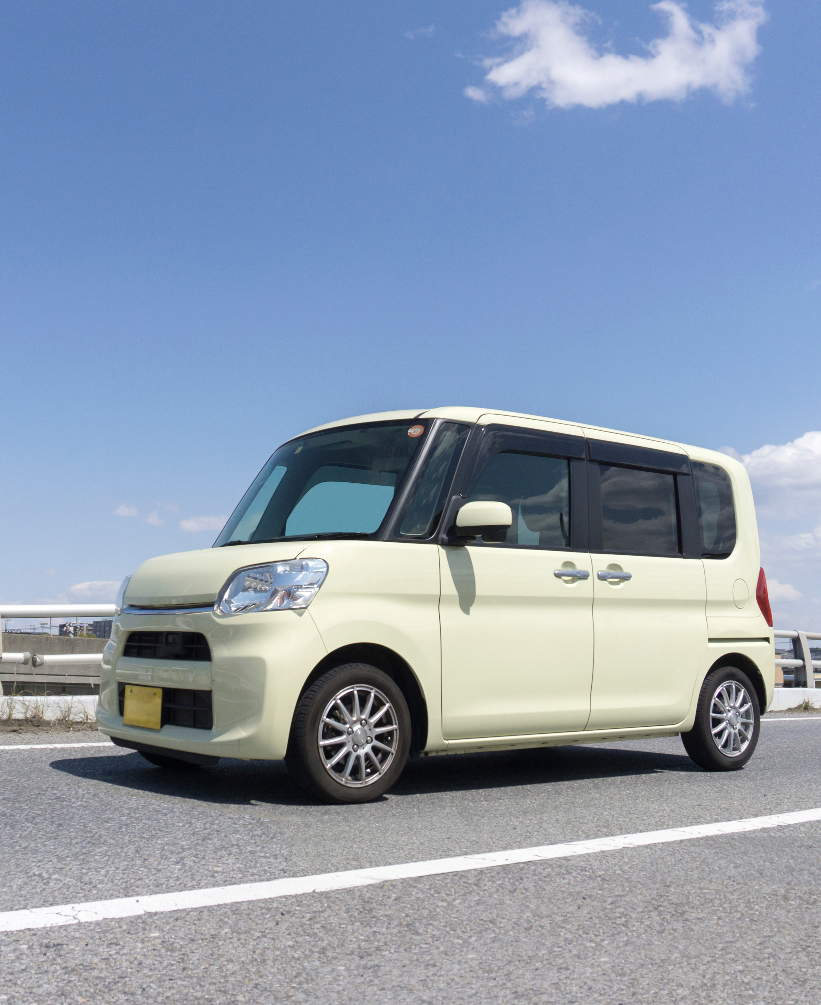 レンタカーイメージ：日本の景色とビジネス車両